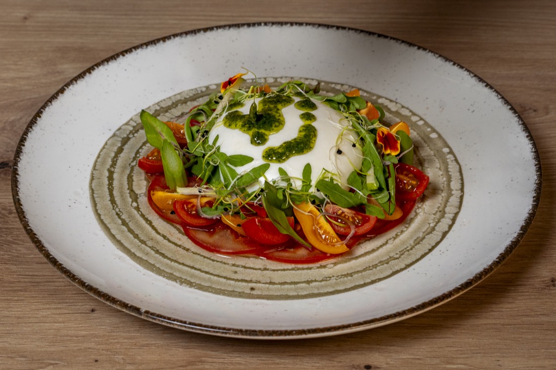 Ensalada de Burrata en Nayam