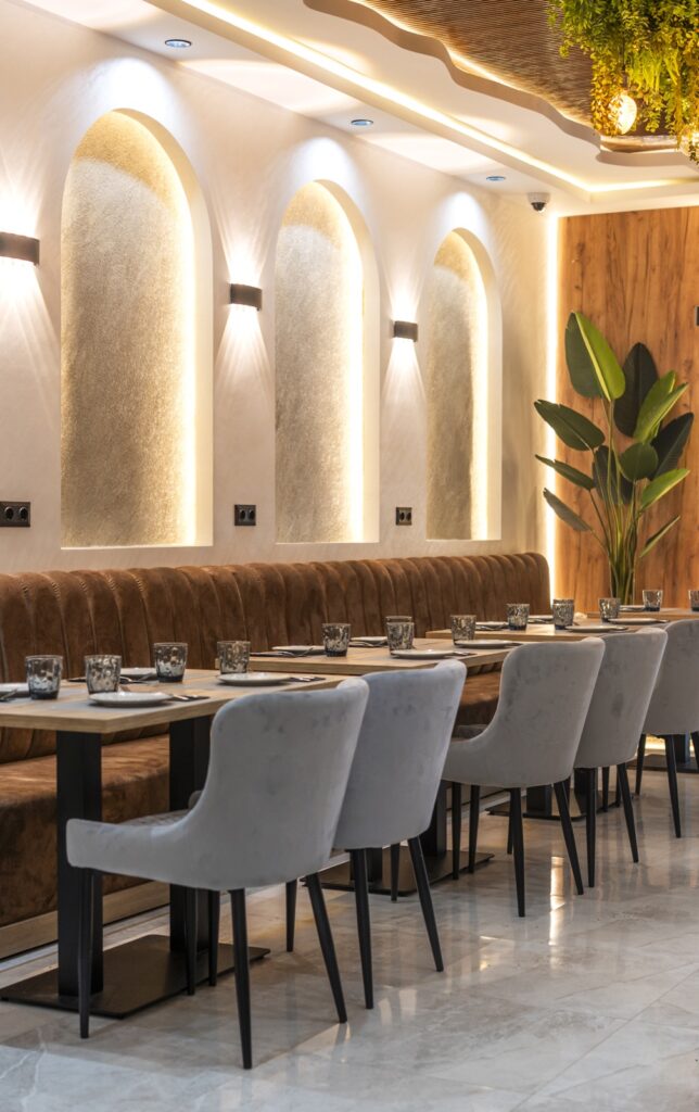 Interior del restaurante Nayam en Poblenou, Barcelona